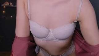 lili-stinger nude on sex webcam in her Live Sex Chat Room